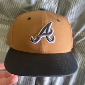 Brown limited Braves fitted | size 1/8